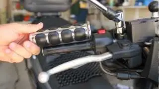 Suzuki Burgman - Kuryakyn ISO Grips Installation | MicBergsma