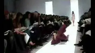 Tiiu Kuik runway fall