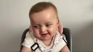رحت ارتب خزانة بنتي وتركتها مع القطه !!!