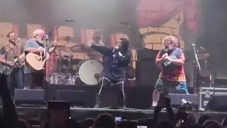 Tenacious D - Lee feat. Amy Lee live @ Louder Than Life [8k24fps]