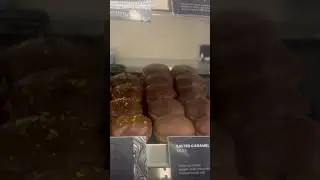 Best Donut in Yorkdale Mall #donuts #yorkdale #asmr #satisfying #desserts #shortvideo p