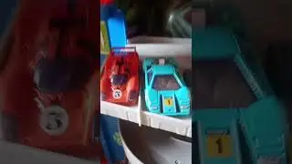 hot Wheels stunt garage