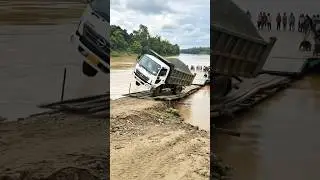 HINO Truck Disaster on Ferry  #hinotruck #truckaccident #shotrs