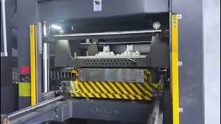 DELYNN Automatic Molding Machine，Intelligence and Efficiency #manufacturing #moldingmanufacturing