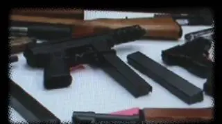 Chicago's Mayor offers to stick a gun up a reporters butt at press conference!