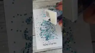 Glitter & glue Christmas tree cards! #christmascrafts #craftsforkids #crafty #glitter