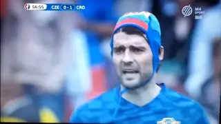 Corluka wearing water polo cap (Czech Republic-Croatia, Euro 2016)