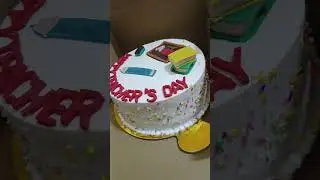 Best cake design for teachers day celebration| Teachers day theme cake #cake #cakedecorating #viral