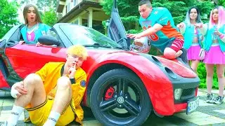 Dlaczego chłopak Diany potrzebuje nowego samochodu? 🚘 Przygody nastolatków na obozie!