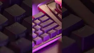 Alien music played from my keyboard melting everything except negativity as 台灣夏季 heat fuses switches