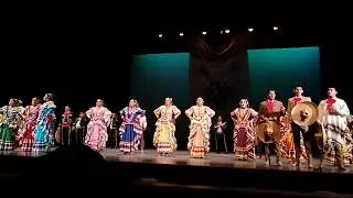 Coro del Ballet Folkl&oacute;rico de la Universidad de Colima
