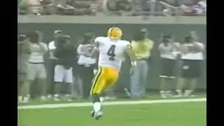 Brett Favre takes off for the longest rushing play of his career! (1995)