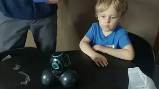 Wonder Workshop Cue Coding Robot with Sketch Kit Bundle Unboxing