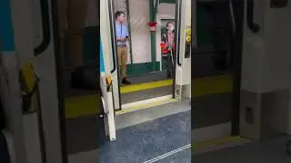 SWR Island Line Class 484 Doors Closing