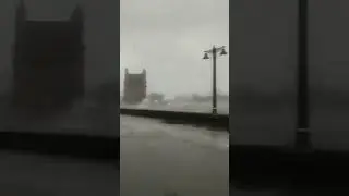Rain's Fury In Mumbai   Visuals From Gateway  Of India