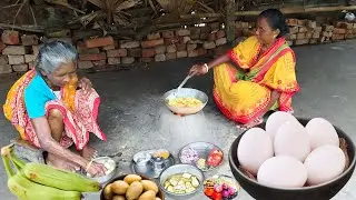 A village mother and Grandma cooking and eating EGG CURRY||Actual village life.. 