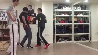 BASIC FOOTWORK LESSON via JKD KICKBOXING