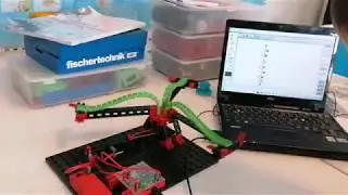 Fischertechnik Robotics Starter Set - Model Vrtuljka - Merry Go Round