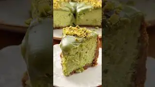 The Most Irresistible Pistachio Cheesecake!🥄💚Recipe will be 🆙 soon!#cheesecake #pistachio #baking