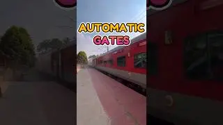 Automatic gates in RED LHB Coaches!#indianrailways#train#railway#info#lhb#express#trains#railways