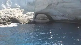 Sykia cave at Milos. &Mu;ή&lambda;&omicron;&sigmaf; - &sigma;&pi;&eta;&lambda;&iota;ά