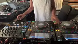  Beat juggling on Pioneer CDJ 3000&rsquo;s.