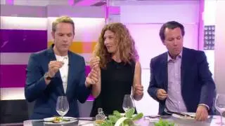 Tanjah gastronomie - Fr&eacute;d&eacute;ric Jaunault - Recette des asperges fum&eacute;es au pesto d'herbes