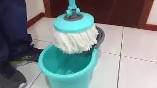 Balde MOP Limpeza Pr&aacute;tica 16 Litros