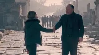 Przewodniczka opowiedziała o najważniejszych miejscach w Efezie [Święte miejsca.Turcja ]