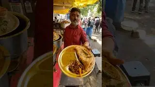 World&rsquo;s Biggest Paratha in 40/-Rs 😱🔥😂#shorts #india #food #youtubeshorts #trendingshorts