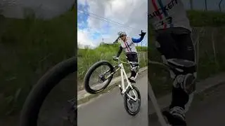&Aacute;rabe cruzado🔥✊🏻😮&zwj;💨 #stunt #bikelife