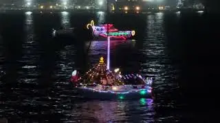 Parade of lights #sandiego #bayfront  #dazzling #boat  #christmas #lights #decorations