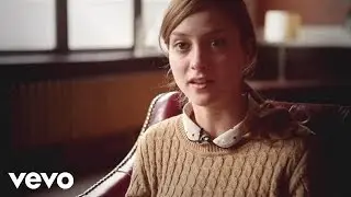 Russian Red - Fuerteventura (EPK. Spanish Version)