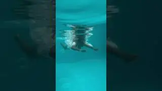 ASMR UNDERWATER SWIMMING POOL SOUND