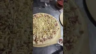 Como soltar a pizza da p&aacute; #fortaleza #pizza #food #fornoepizza