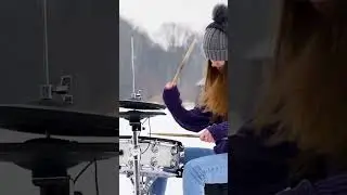 Drumming In The Snow ❄️🥁 #drumming #alanwalker #drums #outdoor @Alanwalkermusic