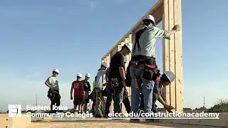 EICC Students Frame a House | Time-Lapse Build