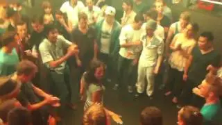Танцевальный батл в ночном клубе Праги / Dance battle in night club in Prague.