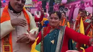 त्योहारों की खुशियां 