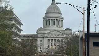 Ep. 433. House of Bubba!  Arkansas Statehouse Review. ***Chocolate Landsharks Slobber Across USA***