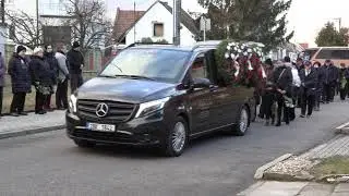 VESELÍ NAD MORAVOU-ZARAZICE-Z pohřbu místního sedmdesátníka  (1.)