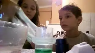 Adri&aacute;n első slime 💩🤗