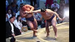 「俺の年収くらいあるな」　大相撲中継で騒然、横綱が手にした&ldquo;束&rdquo;の厚み「いくらあるんや？」