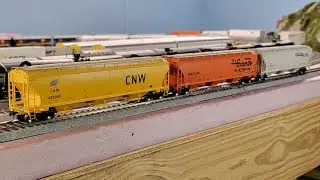 Rolling Stock Review: Athearn Genesis Trinity Covered Hoppers. #rollingstock #modelrailroad #review