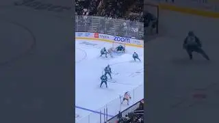 Penguins LW #59 Jake Guentzel 🥅(3)🏒Tip-In Goal *200th career goal*
