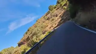 Bjergkøresel i Andalusien på motorcykel 