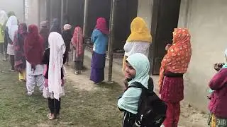 علی الصباح جامعہ دارالعلوم زکریا باغنگر وارڈ نمبر 6 ارریہ کے طلبہ وطالبات دعائیہ کلمات پڑھتے ہوئے 