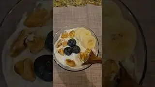Delicious and healthy oats yogurt breakfast #breakfast