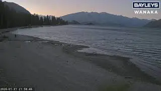 Lake Wānaka webcam, sponsored by Bayleys Wanaka