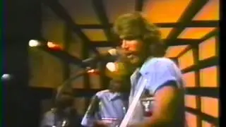 Bee Gees - I&acute;ve Gotta Get A Message To You LIVE @ Soundstage Chicago 1975  2/19